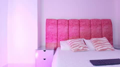 Kendall online show from 12.05.25