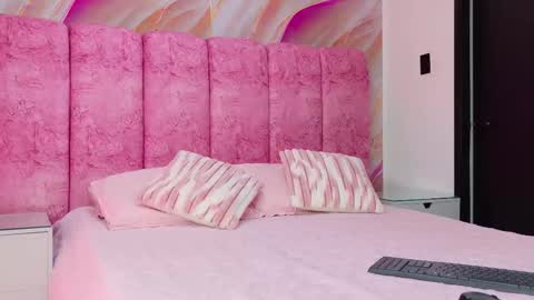 Kendall online show from 03.25.26