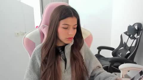 khloe sweet online show from 10.18.25