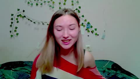 _kikiclark_ online show from 11.26.25