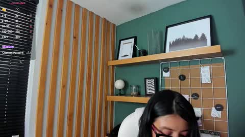 Snapshot of _kiramoon__ chatting on 12.14.25 Kiraaaa 0 online show from 12.14.25