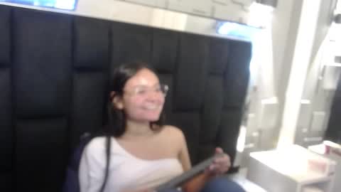 Snapshot of _kita chatting on 10.22.25 Jalina online show from 10.22.25