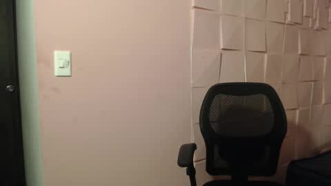 Snapshot of _kita chatting on 10.29.25 Jalina online show from 10.29.25