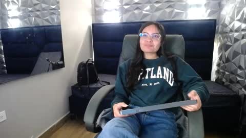 Snapshot of _kita chatting on 11.25.25 Jalina online show from 11.25.25