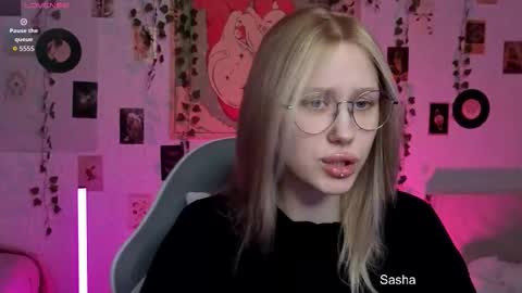 Snapshot of _kitekat_ chatting on 10.31.25 _kitekat_ online show from 10.31.25