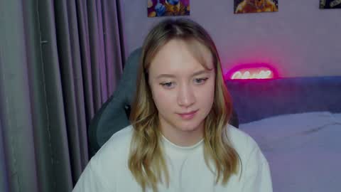 _lalune_ online show from 01.25.25