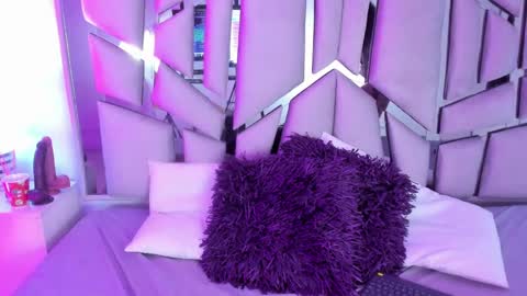 Lanna  online show from 03.11.25