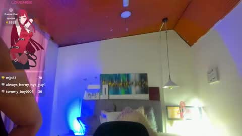 Snapshot of _lara1 chatting on 10.12.25 paulina online show from 10.12.25