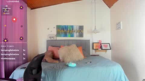 Snapshot of _lara1 chatting on 10.19.25 paulina online show from 10.19.25