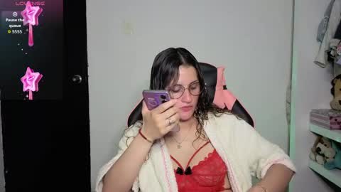 Snapshot of _lindasy_ chatting on 05.25.26 Lindasy online show from 05.25.26