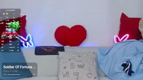 Snapshot of _lorik chatting on 01.14.25 online show from 01.14.25