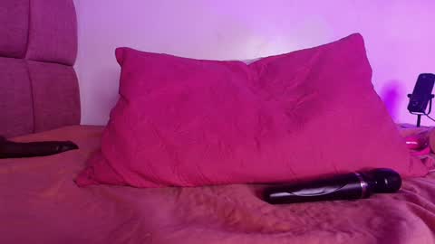 Lorrayne online show from 01.15.25