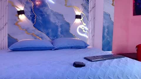 Lorrayne online show from 10.22.25