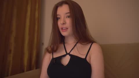 Snapshot of _lovelyen chatting on 09.15.25 Alice online show from 09.15.25