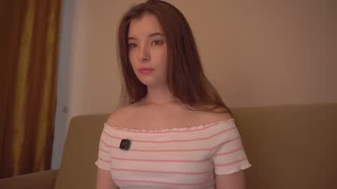 Snapshot of _lovelyen chatting on 09.16.25 Alice online show from 09.16.25