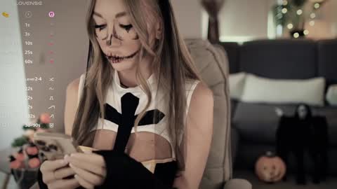 Snapshot of _lovly chatting on 10.31.25 Melanie online show from 10.31.25