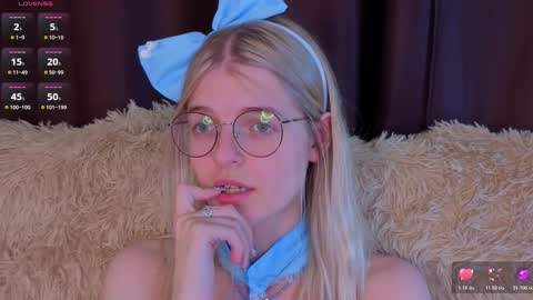 Snapshot of _luckybet_ chatting on 11.03.25 Monica online show from 11.03.25