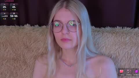 Snapshot of _luckybet_ chatting on 11.12.25 Monica online show from 11.12.25