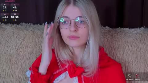 Snapshot of _luckybet_ chatting on 11.23.25 Monica online show from 11.23.25