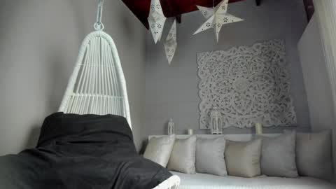  Luna  online show from 02.02.25