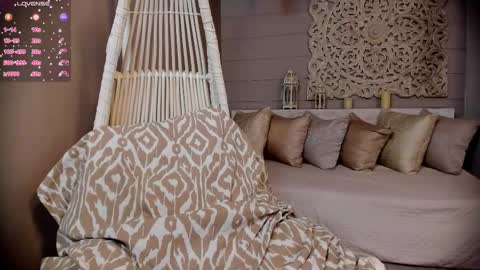  Luna  online show from 02.18.25