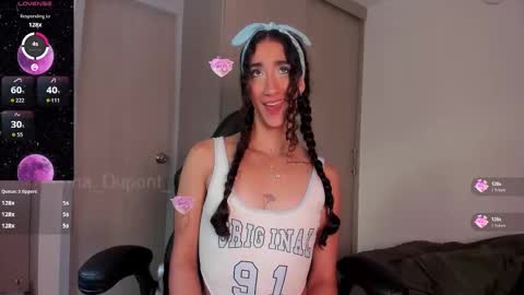 Snapshot of _luna_dupont_ chatting on 11.22.25 Luna online show from 11.22.25