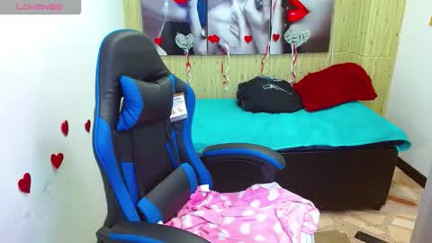 Snapshot of _luna_torres chatting on 02.18.26 luna torres online show from 02.18.26