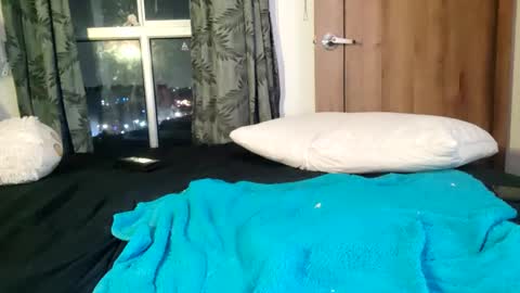 Snapshot of _lunaa__ chatting on 12.31.24 _lunaa__ online show from 12.31.24