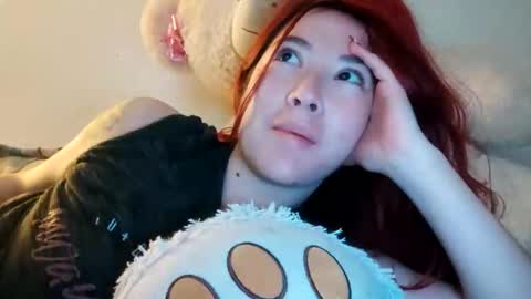 Snapshot of _lunaa__ chatting on 02.12.25 _lunaa__ online show from 02.12.25