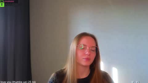 Welcome guys  Pleasure to see you all here  My name is Lysafeta and MichaelaTip menu is active Private is open  online show from 09.17.25