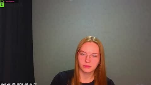 Welcome guys  Pleasure to see you all here  My name is Lysafeta and MichaelaTip menu is active Private is open  online show from 09.18.25