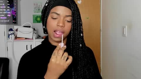 MARCELA online show from 01.05.25