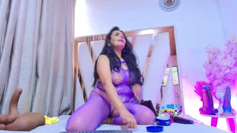 Snapshot of _marcela__ chatting on 11.16.25 _marcela__ online show from 11.16.25