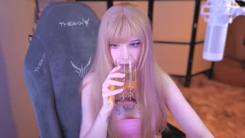 Mariko online show from 10.12.25