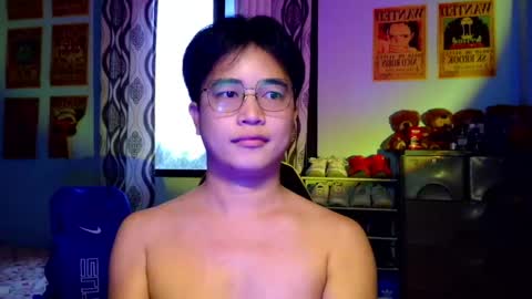 Snapshot of _maxurbate chatting on 04.28.26 MAX Dont forget to follow online show from 04.28.26