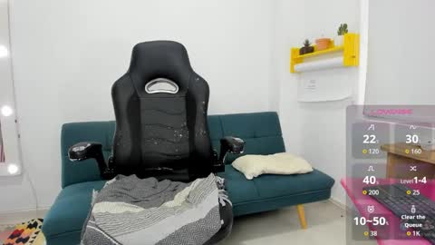 Snapshot of _megganjobs chatting on 12.20.25 Juli online show from 12.20.25