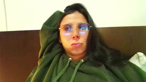 Snapshot of _megganjobs chatting on 02.11.26 Juli online show from 02.11.26