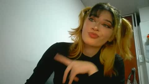 Snapshot of _mia_foster1 chatting on 03.04.26 Mia-foster online show from 03.04.26