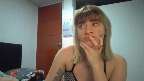 Mia-foster online show from 04.04.26