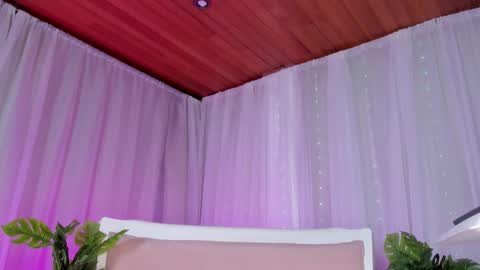 Snapshot of _mia_sweett1 chatting on 11.12.25 mia online show from 11.12.25