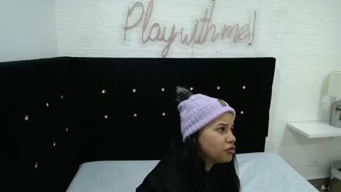  Mia  online show from 02.25.25