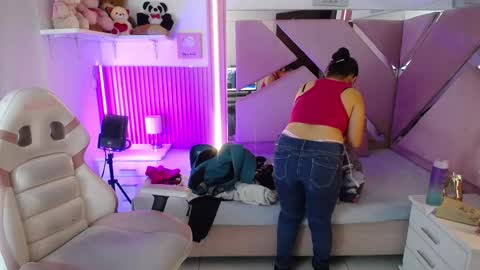  Mia  online show from 01.17.26