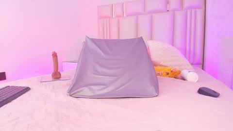 Snapshot of _miavelvet chatting on 03.04.26 Mia online show from 03.04.26