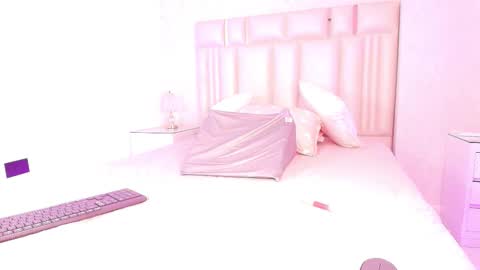 Snapshot of _miavelvet chatting on 03.05.26 Mia online show from 03.05.26