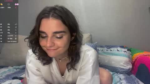 Snapshot of _mila_miller_ chatting on 09.29.25 Mila online show from 09.29.25