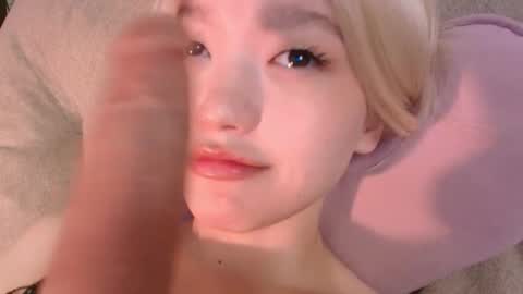 Snapshot of _milli_sun chatting on 10.22.25 Kim online show from 10.22.25