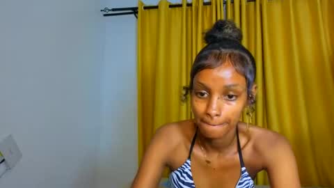 Snapshot of _mimimars chatting on 03.01.26 Mimi online show from 03.01.26