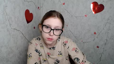 Snapshot of _miraterri_ chatting on 03.04.25 Mira online show from 03.04.25