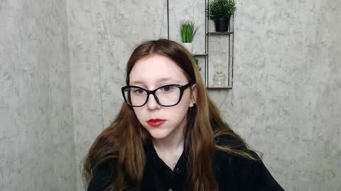 Snapshot of _miraterri_ chatting on 03.09.25 Mira online show from 03.09.25