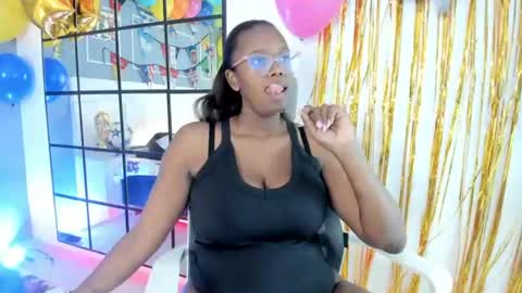 Snapshot of _miss_khaleesi_ chatting on 06.17.26 _miss_khaleesi_ online show from 06.17.26